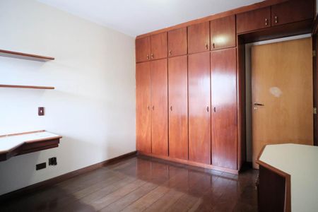 Casa à venda com 380m², 4 quartos e 4 vagasQuarto 2