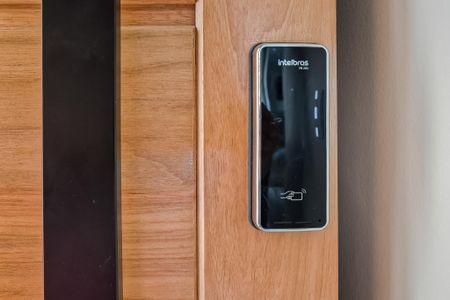 Apartamento à venda com 45m², 2 quartos e 1 vaga Apartamento à venda com 45m², 2 quartos e 1 vagaSala - fechadura eletronia