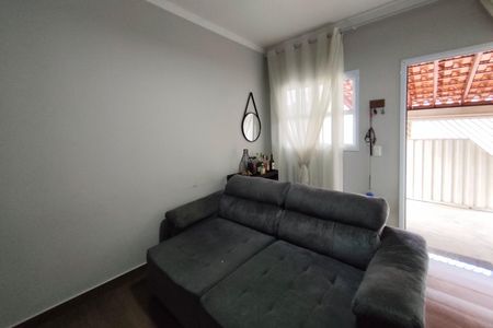 Casa à venda com 230m², 5 quartos e 4 vagas Casa à venda com 230m², 5 quartos e 4 vagasCasa 2 - Sala