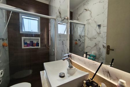 Casa à venda com 230m², 5 quartos e 4 vagas Casa à venda com 230m², 5 quartos e 4 vagasCasa 2 - Banheiro