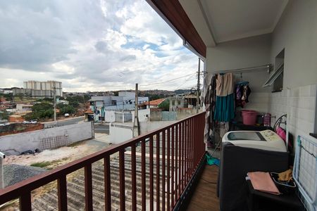 Casa à venda com 230m², 5 quartos e 4 vagas Casa à venda com 230m², 5 quartos e 4 vagasCasa 2 - Área de serviço