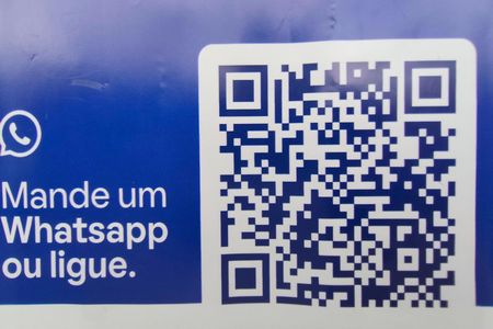 Casa à venda com 230m², 5 quartos e 4 vagas Casa à venda com 230m², 5 quartos e 4 vagasPlaquinha