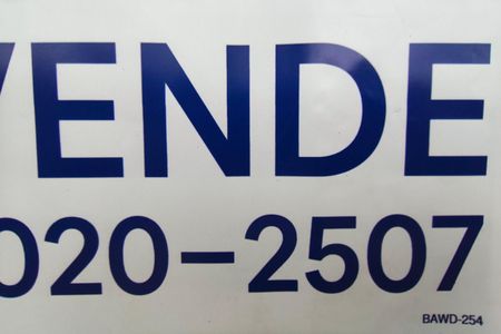 Casa à venda com 230m², 5 quartos e 4 vagas Casa à venda com 230m², 5 quartos e 4 vagasPlaquinha