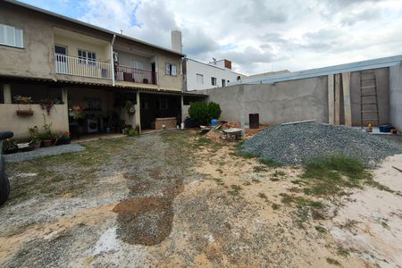 Casa à venda com 230m², 5 quartos e 4 vagas Casa à venda com 230m², 5 quartos e 4 vagasQuintal