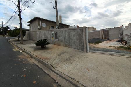 Casa à venda com 230m², 5 quartos e 4 vagas Casa à venda com 230m², 5 quartos e 4 vagasFachada