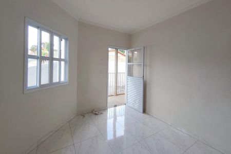Casa à venda com 230m², 5 quartos e 4 vagas Casa à venda com 230m², 5 quartos e 4 vagasSala