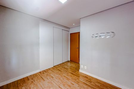 Apartamento à venda com 70m², 1 quarto e 2 vagasQuarto - Suíte