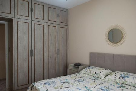 Casa à venda com 300m², 6 quartos e 4 vagas Casa à venda com 300m², 6 quartos e 4 vagasQuarto casa 1