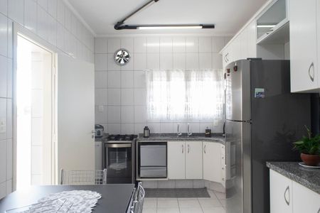 Casa à venda com 300m², 6 quartos e 4 vagas Casa à venda com 300m², 6 quartos e 4 vagasCozinha casa 1