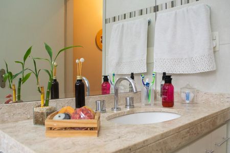 Casa à venda com 300m², 6 quartos e 4 vagas Casa à venda com 300m², 6 quartos e 4 vagasBanheiro casa 1