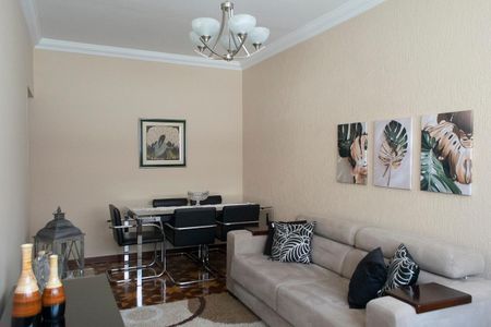 Casa à venda com 300m², 6 quartos e 4 vagas Casa à venda com 300m², 6 quartos e 4 vagasSala casa 1