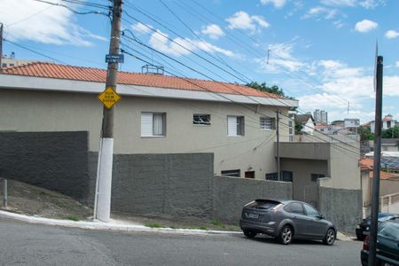 Casa à venda com 300m², 6 quartos e 4 vagas Casa à venda com 300m², 6 quartos e 4 vagasFachad