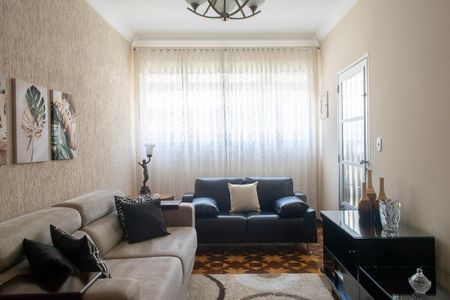 Casa à venda com 300m², 6 quartos e 4 vagas Casa à venda com 300m², 6 quartos e 4 vagasSala casa 1