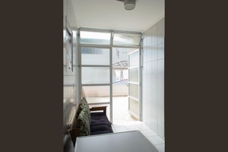 Casa à venda com 300m², 6 quartos e 4 vagas Casa à venda com 300m², 6 quartos e 4 vagasÁrea de Serviço casa 1