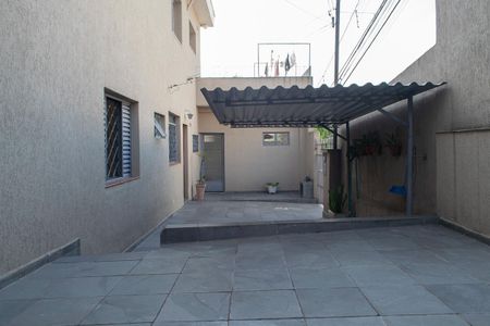 Casa à venda com 300m², 6 quartos e 4 vagas Casa à venda com 300m², 6 quartos e 4 vagasQuintal casa 2