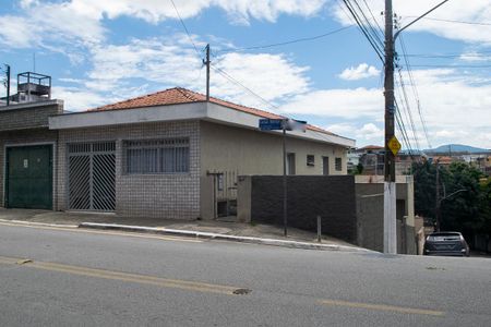 Casa à venda com 300m², 6 quartos e 4 vagas Casa à venda com 300m², 6 quartos e 4 vagasFachada