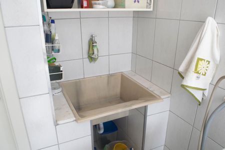 Casa à venda com 300m², 6 quartos e 4 vagas Casa à venda com 300m², 6 quartos e 4 vagasÁrea de Serviço casa 1