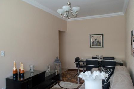 Casa à venda com 300m², 6 quartos e 4 vagas Casa à venda com 300m², 6 quartos e 4 vagasSala casa 1