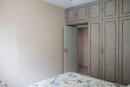 Casa à venda com 300m², 6 quartos e 4 vagas Casa à venda com 300m², 6 quartos e 4 vagasQuarto casa 1