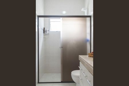 Casa à venda com 300m², 6 quartos e 4 vagas Casa à venda com 300m², 6 quartos e 4 vagasBanheiro casa 1