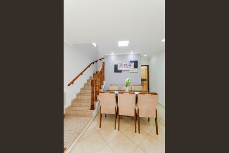 Casa à venda com 228m², 3 quartos e 3 vagas Casa à venda com 228m², 3 quartos e 3 vagasSala