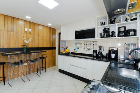 Casa à venda com 228m², 3 quartos e 3 vagas Casa à venda com 228m², 3 quartos e 3 vagasCozinha