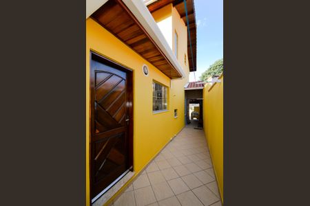 Casa à venda com 228m², 3 quartos e 3 vagas Casa à venda com 228m², 3 quartos e 3 vagasCorredor de Entrada