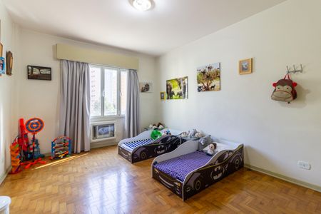 Apartamento à venda com 240m², 2 quartos e 2 vagasQuarto