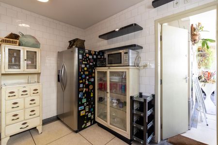 Apartamento à venda com 240m², 2 quartos e 2 vagasCozinha