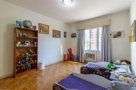 Apartamento à venda com 240m², 2 quartos e 2 vagasQuarto