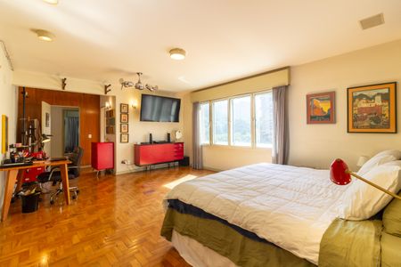 Apartamento à venda com 240m², 2 quartos e 2 vagasSuíte