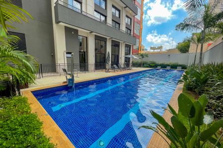 Studio para alugar com 25m², 1 quarto e sem vaga Studio para alugar com 25m², 1 quarto e sem vagaÁrea comum - Piscina