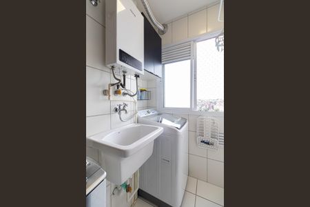 Apartamento à venda com 48m², 2 quartos e 1 vaga Apartamento à venda com 48m², 2 quartos e 1 vagaCozinha e Área de Serviço