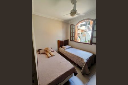 Casa à venda com 220m², 4 quartos e 2 vagasQuarto 2