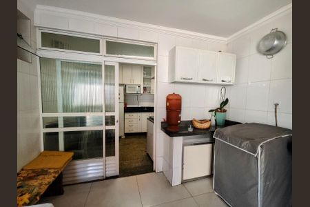 Casa à venda com 220m², 4 quartos e 2 vagasÁrea de Serviço