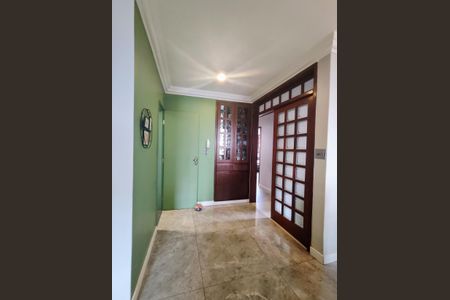 Casa à venda com 220m², 4 quartos e 2 vagasSala