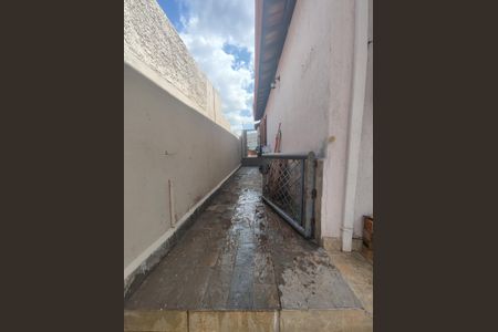 Casa à venda com 220m², 4 quartos e 2 vagasCorredor Externo