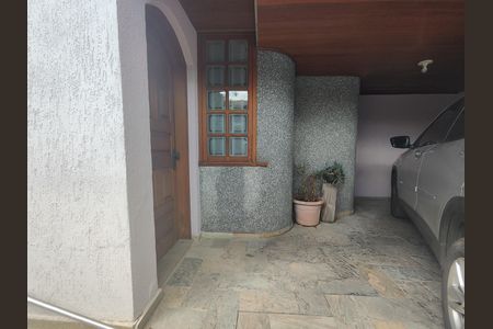 Casa à venda com 220m², 4 quartos e 2 vagasGaragem