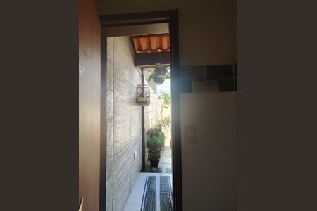 Casa à venda com 220m², 4 quartos e 2 vagasLavabo da Área externa