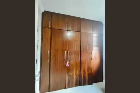 Casa à venda com 220m², 4 quartos e 2 vagasSuíte 1