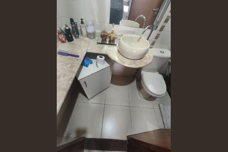 Casa à venda com 220m², 4 quartos e 2 vagasBanheiro da Suíte 2