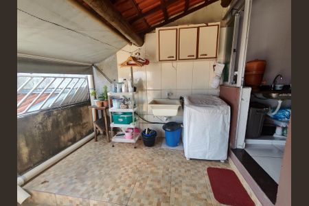 Casa à venda com 220m², 4 quartos e 2 vagasÁrea de Serviço 2