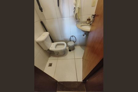 Casa à venda com 220m², 4 quartos e 2 vagasLavabo