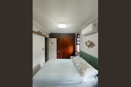 Casa à venda com 220m², 4 quartos e 2 vagasSuíte 1