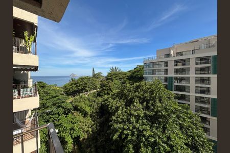 Apartamento à venda com 89m², 2 quartos e 2 vagasVista da varanda da sala