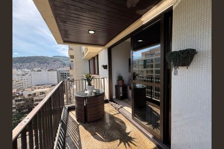 Apartamento à venda com 89m², 2 quartos e 2 vagasVaranda da sala