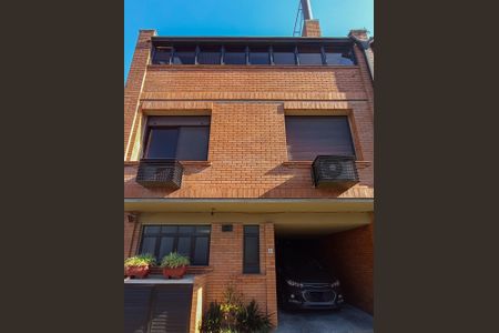 Casa de condomínio à venda com 359m², 3 quartos e 4 vagas Casa de condomínio à venda com 359m², 3 quartos e 4 vagasFachada do imóvel