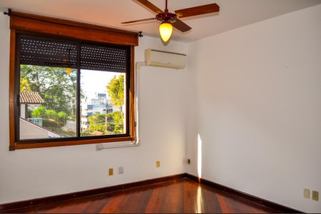 Casa de condomínio à venda com 359m², 3 quartos e 4 vagas Casa de condomínio à venda com 359m², 3 quartos e 4 vagasQuarto 1