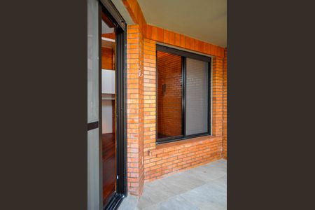 Casa de condomínio à venda com 359m², 3 quartos e 4 vagas Casa de condomínio à venda com 359m², 3 quartos e 4 vagasVaranda