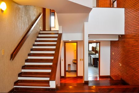 Casa de condomínio à venda com 359m², 3 quartos e 4 vagas Casa de condomínio à venda com 359m², 3 quartos e 4 vagasSala